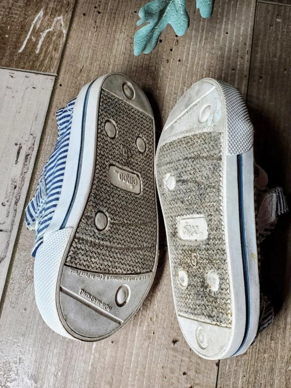Circo Size 5 Baby Shoes Blue and White Striped Closure Non-Marking GUC